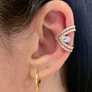 Piercing fake V duplo cravejado